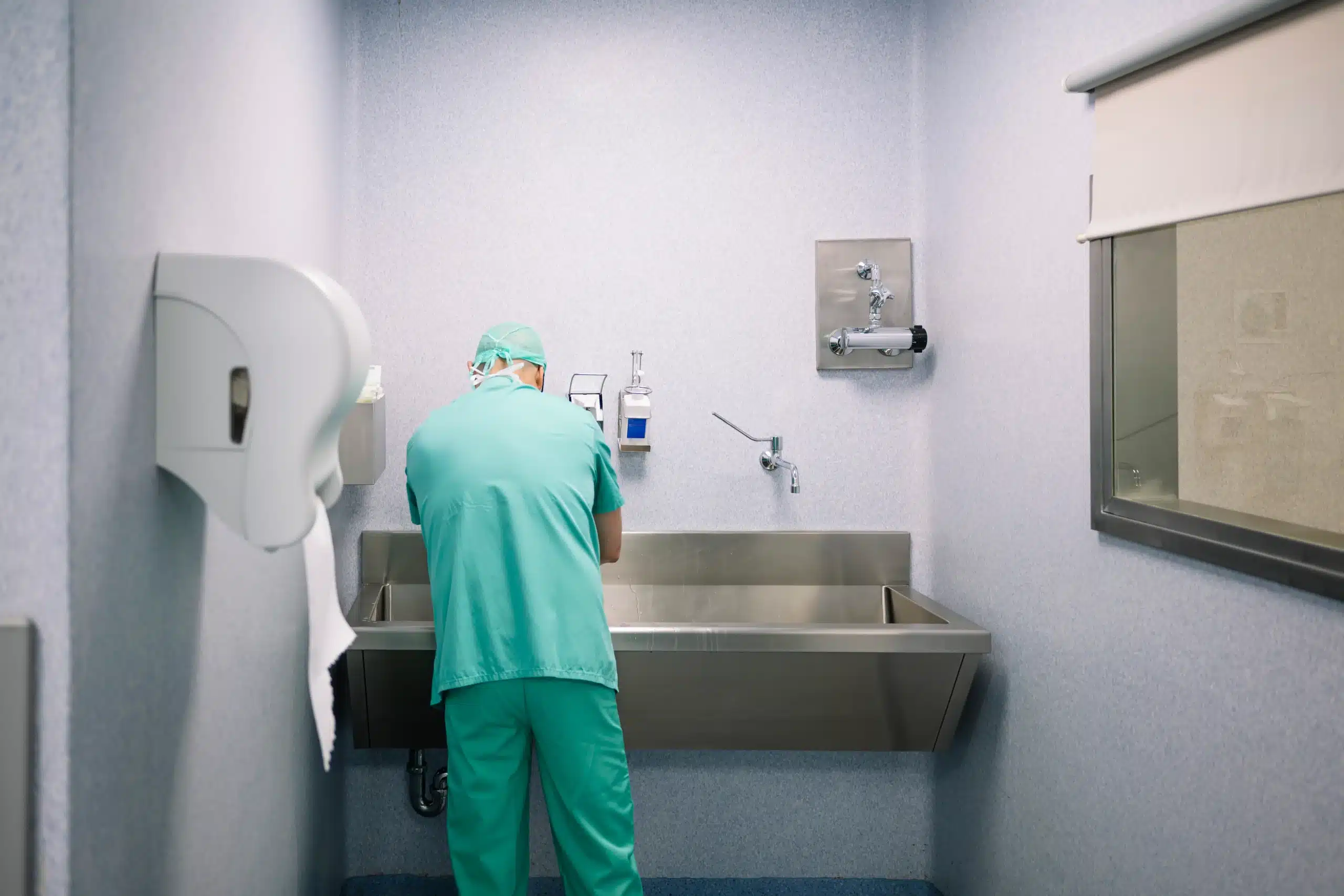 Sterilizing vs Disinfecting: Critical Difference in Healthcare Settings